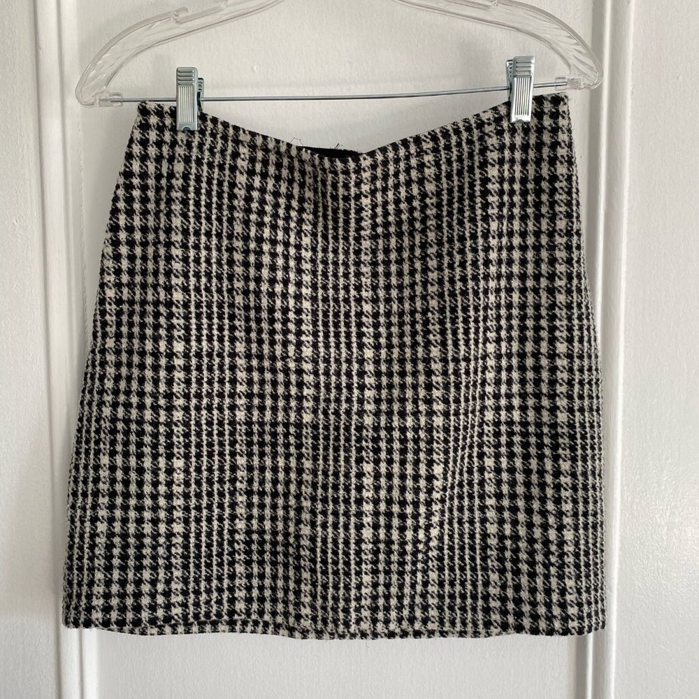 Agnes B Mini Black & White Houndstooth Skirt